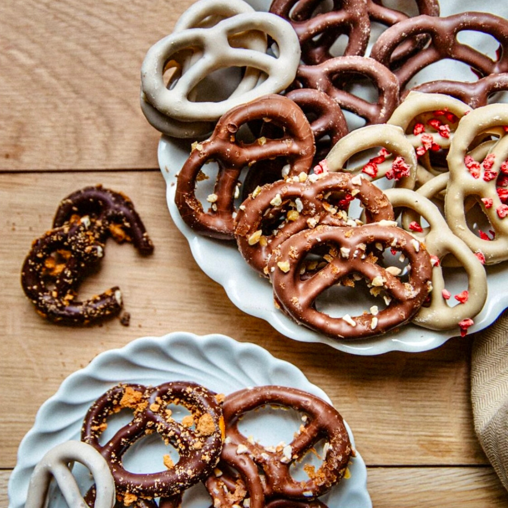 bretzel chocolat noir - éclats de spéculoos